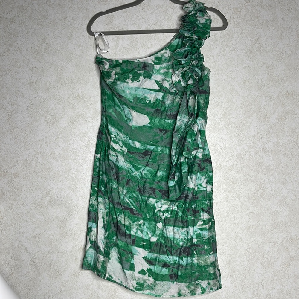 Marc New York one sleeve ruffle dress green white hues